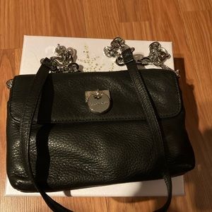 Elegant and cute for parties, crossbody